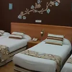 Almirante Hotel *