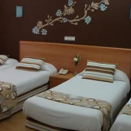 Almirante Hotell *